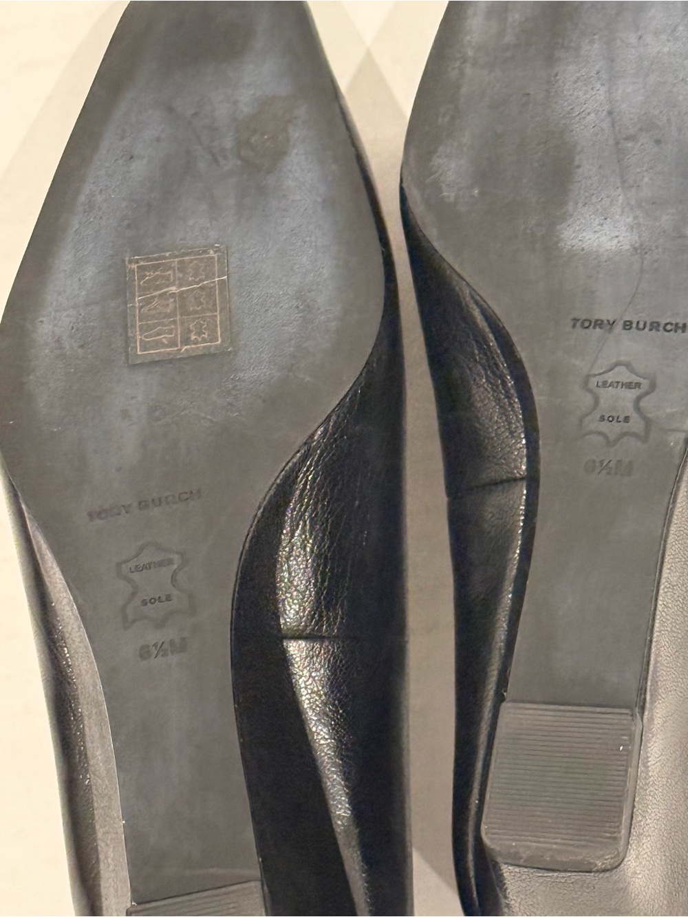 Tory Burch Georgia Black Leather Wedge Pumps Size 6.5 - Picture 13 of 16